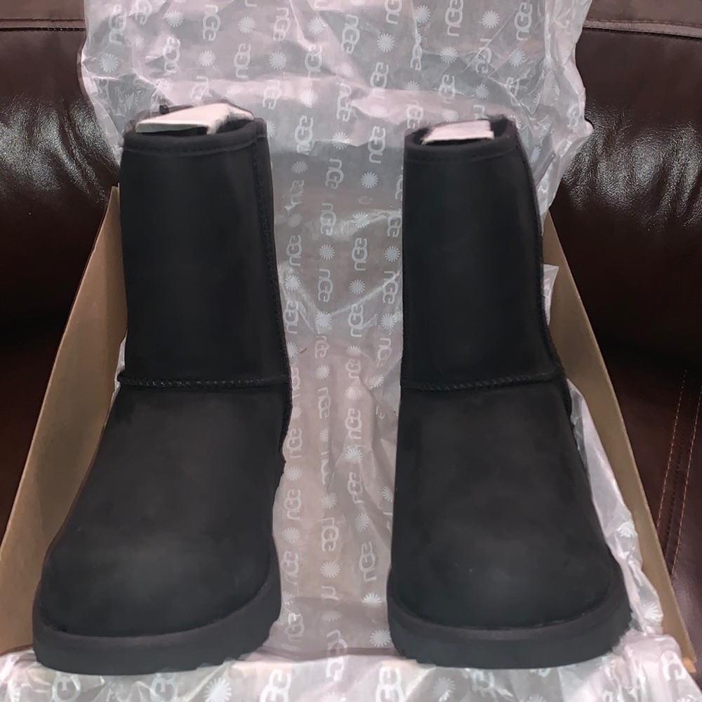 UGG KIDS’ CLASSIC WEATHER BOOT